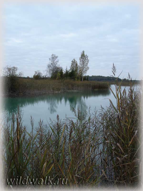 Аквамариновая вода. Озеро Донцо. Фото.